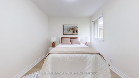Photo 22 at 446 Lynett Crescent, Crosby, Richmond Hill