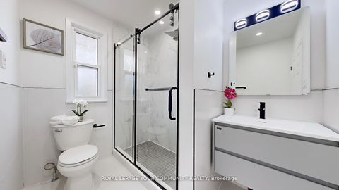 Photo 24 at 446 Lynett Crescent, Crosby, Richmond Hill