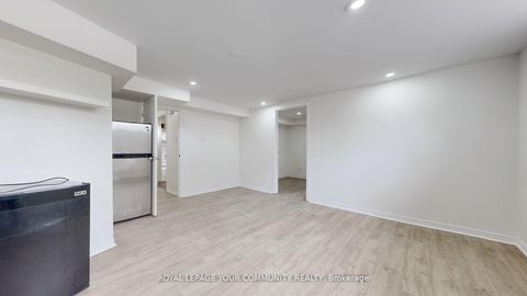 Photo 31 at 446 Lynett Crescent, Crosby, Richmond Hill