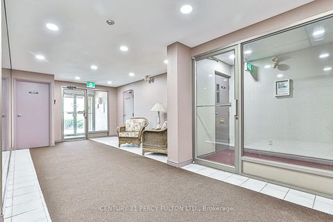 Photo 1 at 203 - 249 Major Mackenzie Drive E, Harding, Richmond Hill