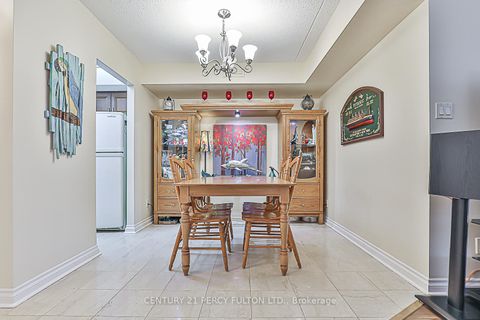 Photo 4 at 203 - 249 Major Mackenzie Drive E, Harding, Richmond Hill
