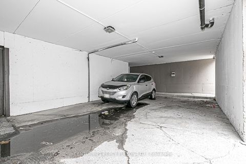 Photo 22 at 203 - 249 Major Mackenzie Drive E, Harding, Richmond Hill