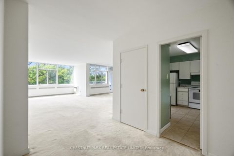 Photo 1 at 602 - 500 Avenue Road, Casa Loma, Toronto