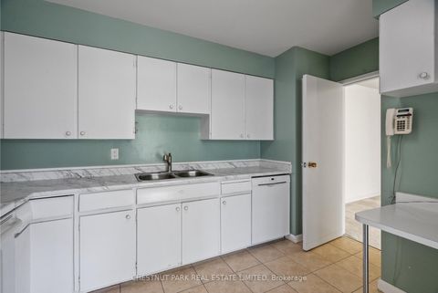 Photo 9 at 602 - 500 Avenue Road, Casa Loma, Toronto Photo 9 at 602 - 500 Avenue Road, Casa Loma, Toronto