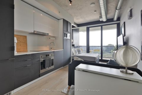 Photo 6 at 614 - 170 Bayview Avenue, Waterfront Communities C8, Toronto
