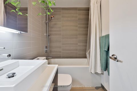 Photo 12 at 614 - 170 Bayview Avenue, Waterfront Communities C8, Toronto