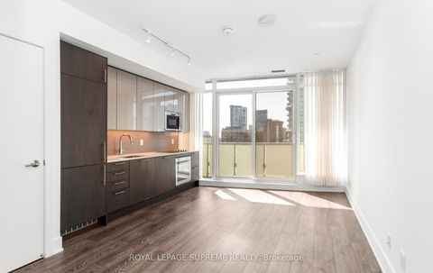 Photo 9 at 1701 - 403 Church Street, Yonge Corridor, Toronto Photo 9 at 1701 - 403 Church Street, Yonge Corridor, Toronto