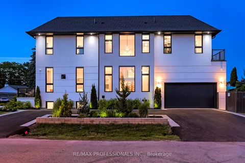 Photo 2 at 22 Spring Garden Road, Queensway, Toronto
