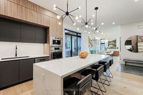 Photo 16 at 22 Spring Garden Road, Queensway, Toronto