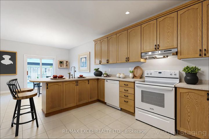 Photo 9 at 38 Ayhart Street, Wismer, Markham
