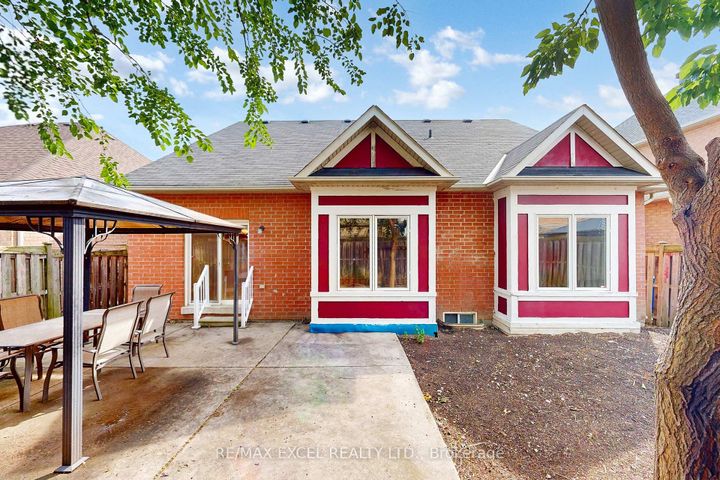 Photo 32 at 38 Ayhart Street, Wismer, Markham