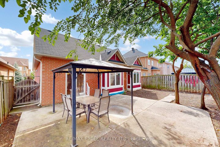 Photo 33 at 38 Ayhart Street, Wismer, Markham