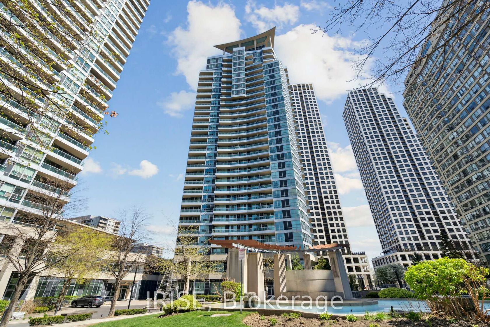 2812 - 1 Elm Drive W, City Centre, Mississauga by Loree Meneguzzi Real Estate 2812 - 1 Elm Drive W, City Centre, Mississauga