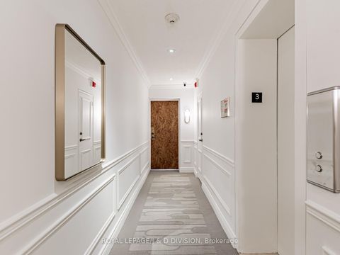 Photo 4 at 301 - 1901 Bayview Avenue, Leaside, Toronto