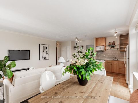 Photo 14 at 301 - 1901 Bayview Avenue, Leaside, Toronto