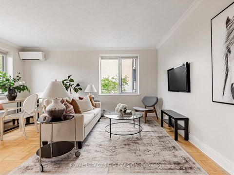 Photo 17 at 301 - 1901 Bayview Avenue, Leaside, Toronto