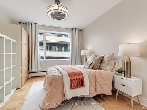 Photo 22 at 301 - 1901 Bayview Avenue, Leaside, Toronto