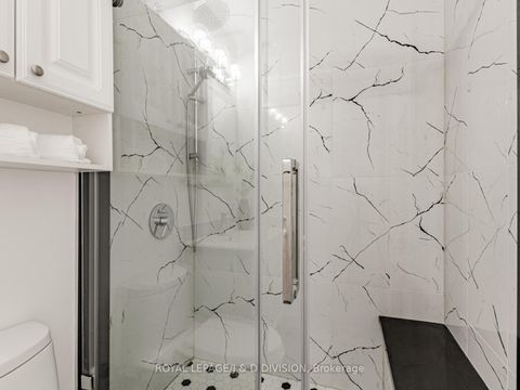 Photo 27 at 301 - 1901 Bayview Avenue, Leaside, Toronto