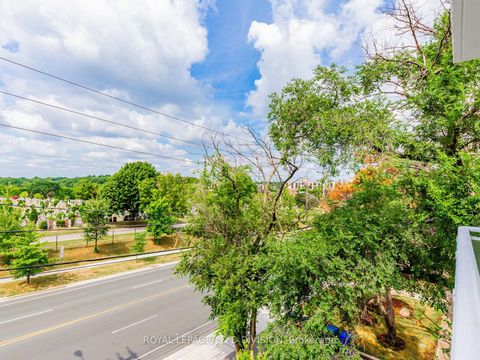 Photo 29 at 301 - 1901 Bayview Avenue, Leaside, Toronto