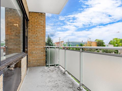 Photo 30 at 301 - 1901 Bayview Avenue, Leaside, Toronto