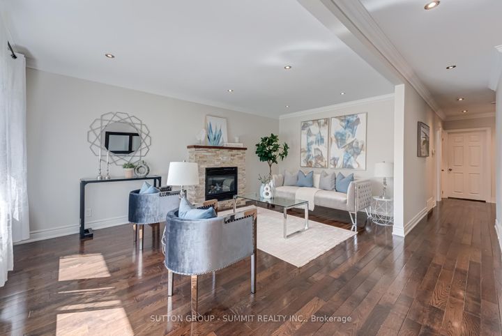 Photo 6 at 47 Rayside Drive S, Markland Wood, Toronto