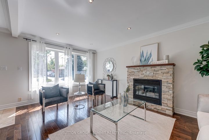 Photo 9 at 47 Rayside Drive S, Markland Wood, Toronto