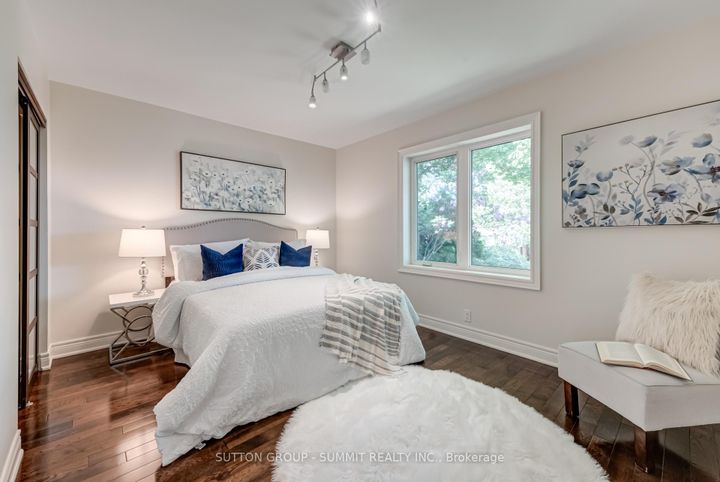 Photo 18 at 47 Rayside Drive S, Markland Wood, Toronto