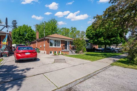 Photo 1 at 47 Rayside Drive S, Markland Wood, Toronto