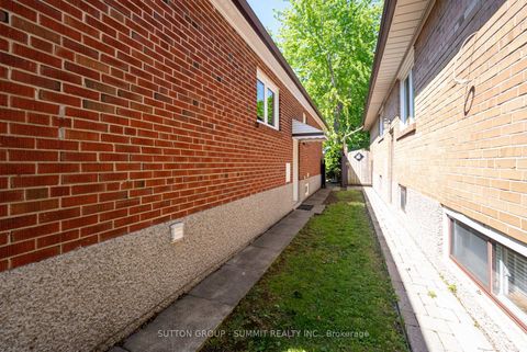 Photo 3 at 47 Rayside Drive S, Markland Wood, Toronto