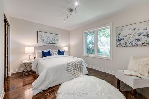 Photo 18 at 47 Rayside Drive S, Markland Wood, Toronto