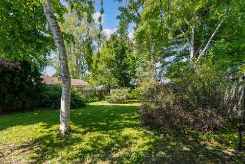 Photo 33 at 47 Rayside Drive S, Markland Wood, Toronto