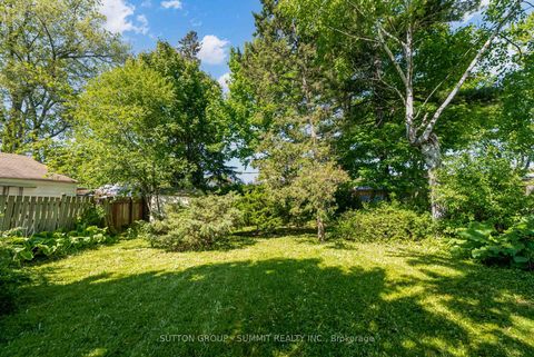 Photo 35 at 47 Rayside Drive S, Markland Wood, Toronto