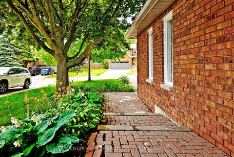 Photo 5 at 16 Lanewood Drive, Hills of St Andrew, Aurora