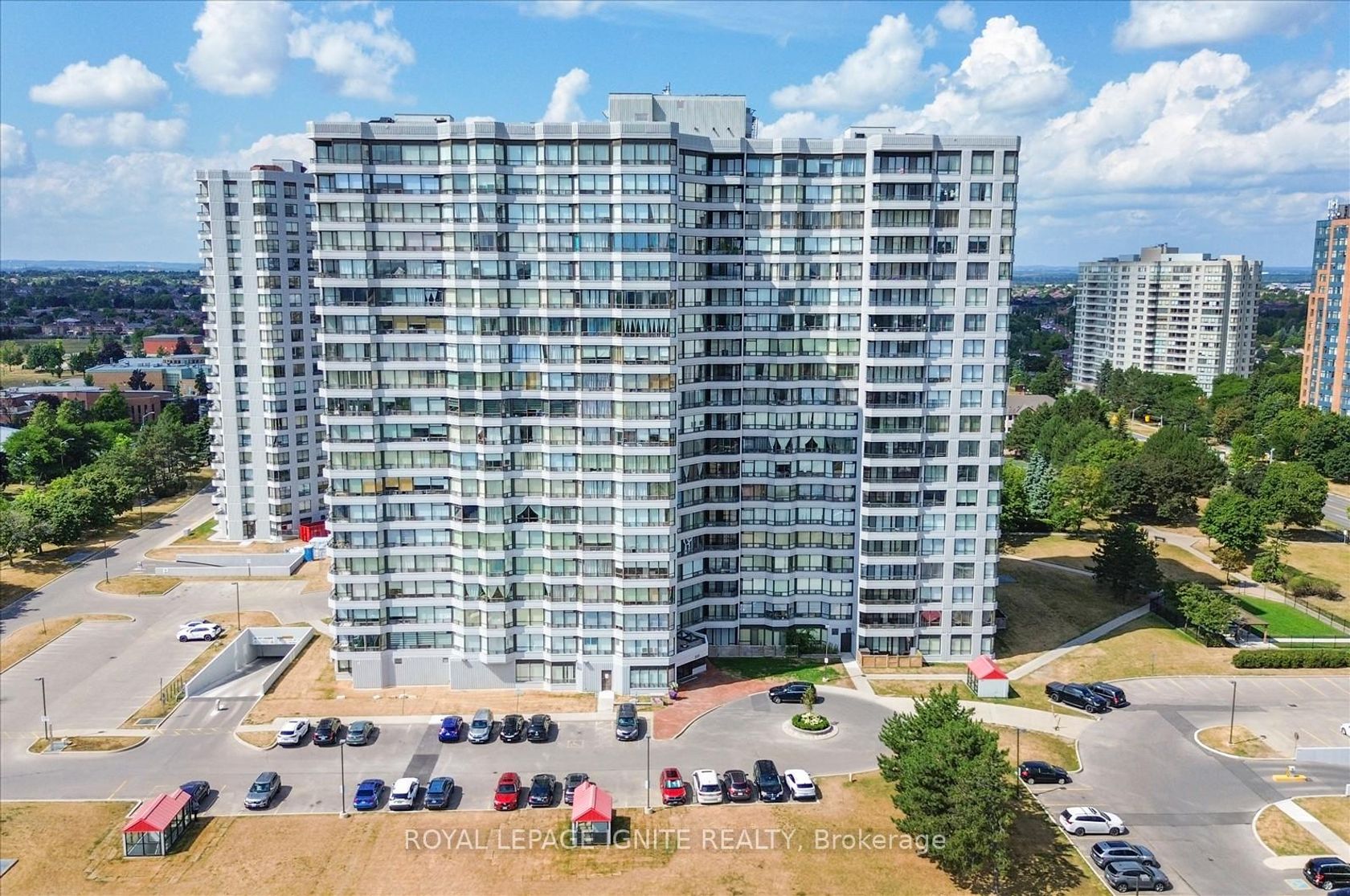 1801 - 330 Alton Towers Circle, Milliken, Toronto 