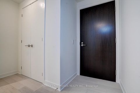 Photo 3 at 1607 - 11 Yorkville Avenue, Annex, Toronto