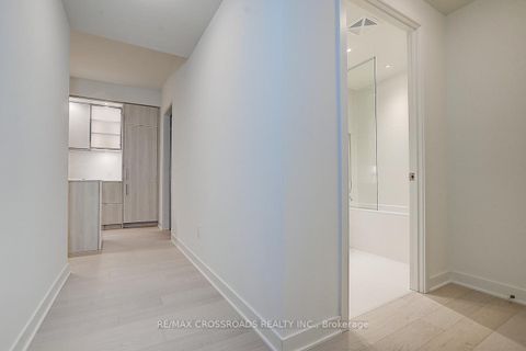 Photo 4 at 1607 - 11 Yorkville Avenue, Annex, Toronto