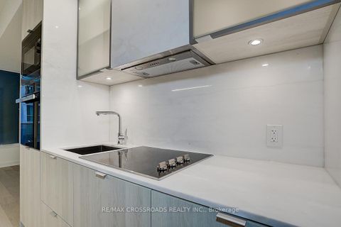 Photo 13 at 1607 - 11 Yorkville Avenue, Annex, Toronto