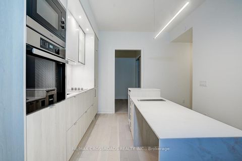 Photo 18 at 1607 - 11 Yorkville Avenue, Annex, Toronto