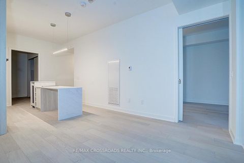 Photo 25 at 1607 - 11 Yorkville Avenue, Annex, Toronto