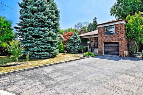 Photo 1 at 19 Skipton Court, CFB, Toronto