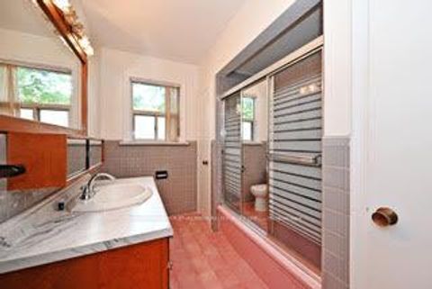 Photo 27 at 19 Skipton Court, CFB, Toronto
