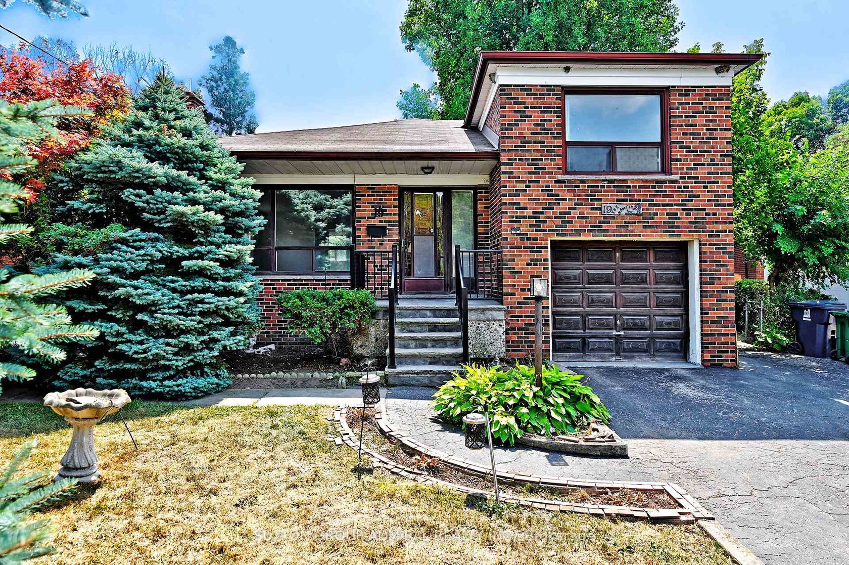 19 Skipton Court, CFB, Toronto 