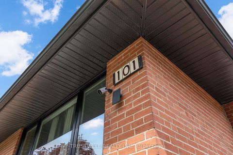 Photo 1 at 101 Wincott Drive, The Westway, Toronto