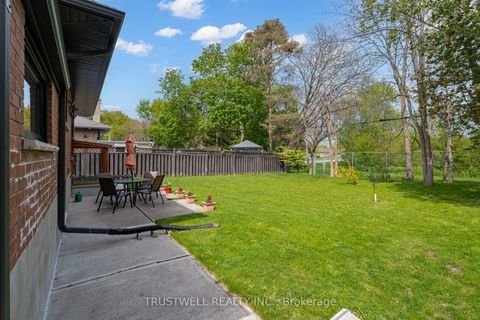 Photo 4 at 101 Wincott Drive, The Westway, Toronto