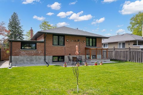 Photo 10 at 101 Wincott Drive, The Westway, Toronto