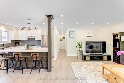 Photo 18 at 101 Wincott Drive, The Westway, Toronto