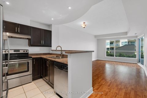 Photo 3 at 307 - 2 TORONTO Street, City Centre, Barrie