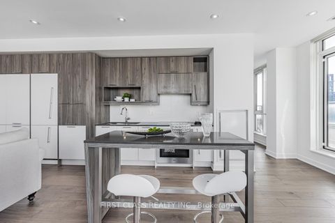 Photo 8 at 4104 - 30 Nelson Street, Waterfront Communities C1, Toronto
