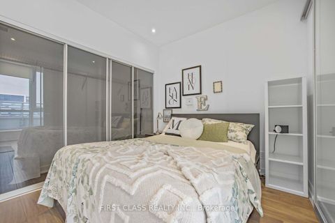 Photo 12 at 4104 - 30 Nelson Street, Waterfront Communities C1, Toronto