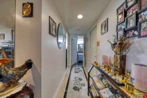 Photo 8 at 904 - 6 Humberline Drive, Clairville, Toronto
